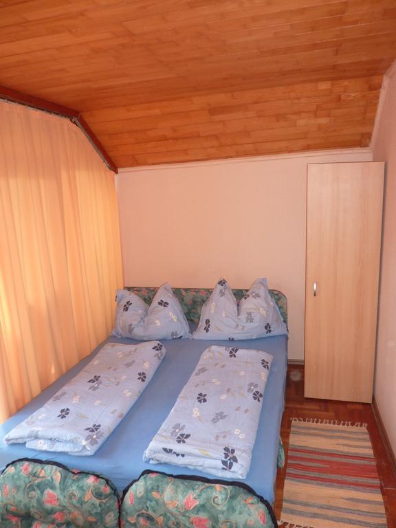 Vadasztanya Apartmanhazak Siofok Ruang foto