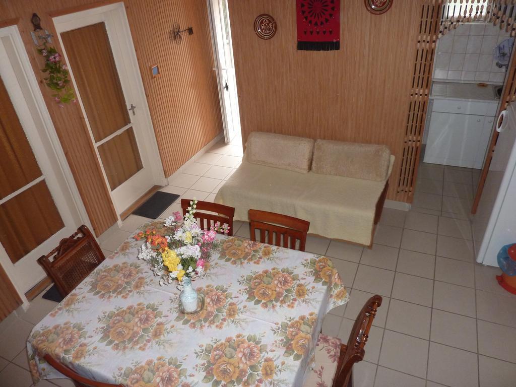 Vadasztanya Apartmanhazak Siofok Ruang foto